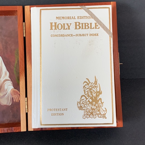 The Holy Bible King James 1976 Hardcover Protestant Edition in Wooden Box - Picture 4 of 16